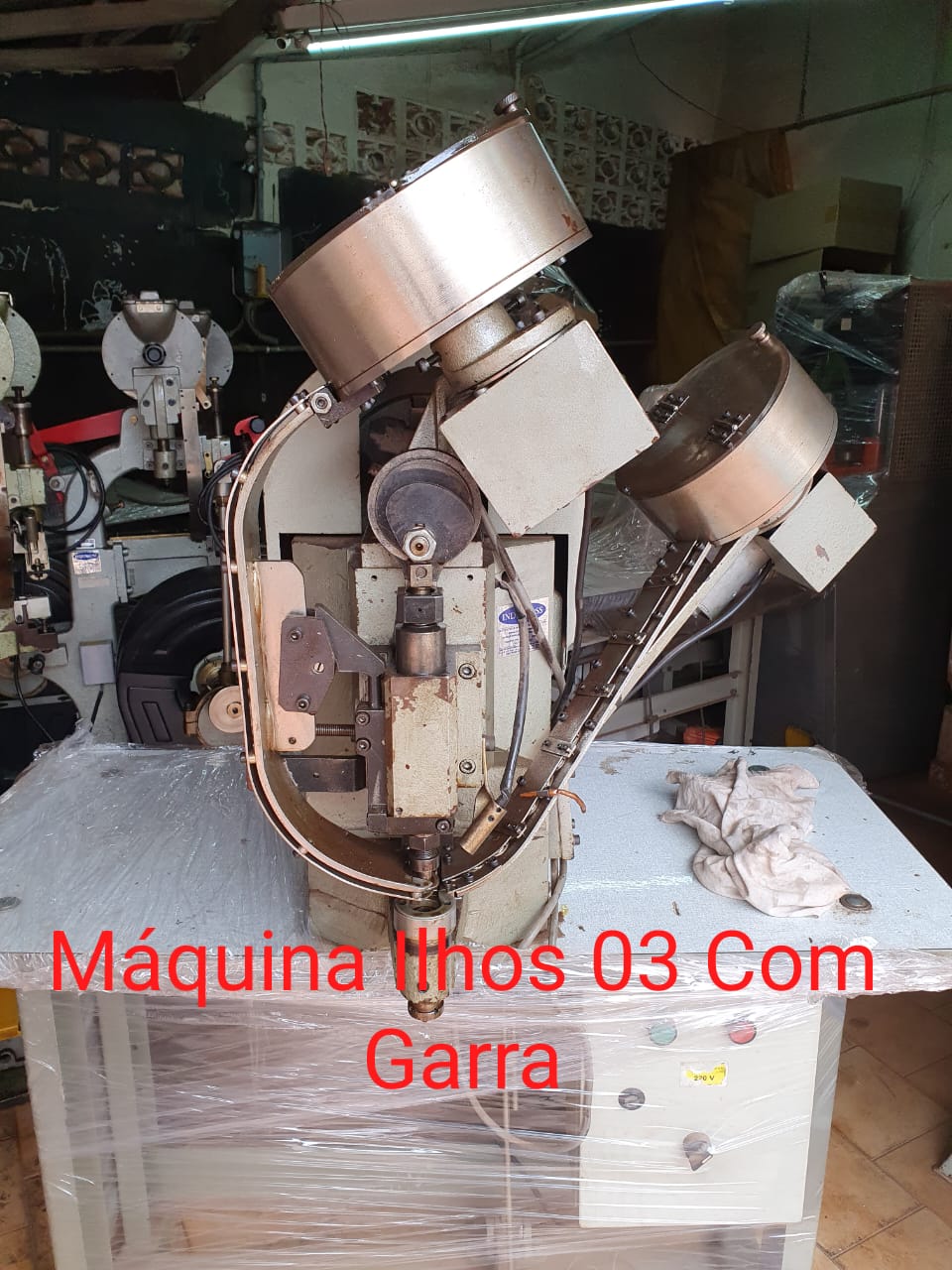 Máquina de Aplicar Ilhos Número 3 com Garras