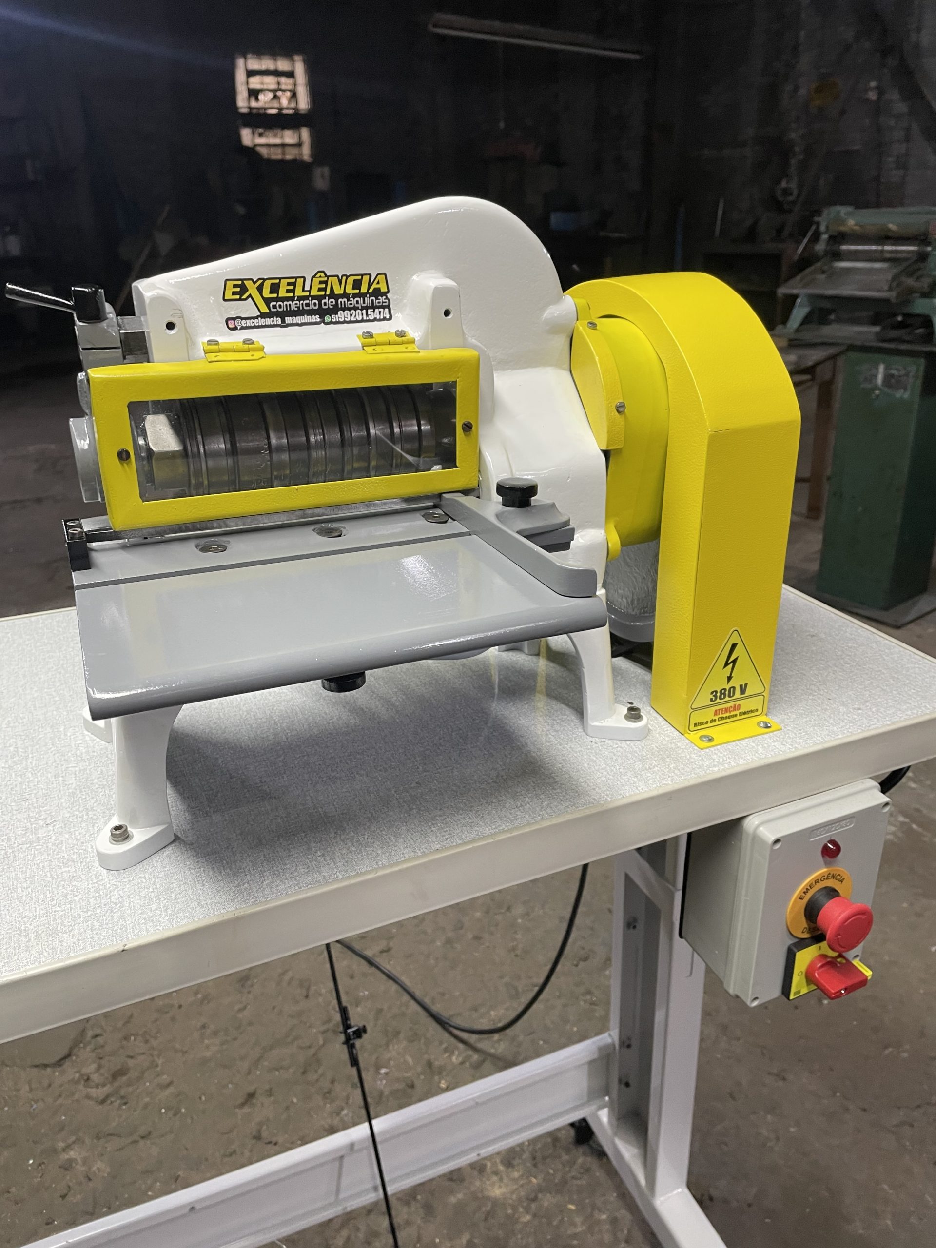 Máquina de cortar tiras