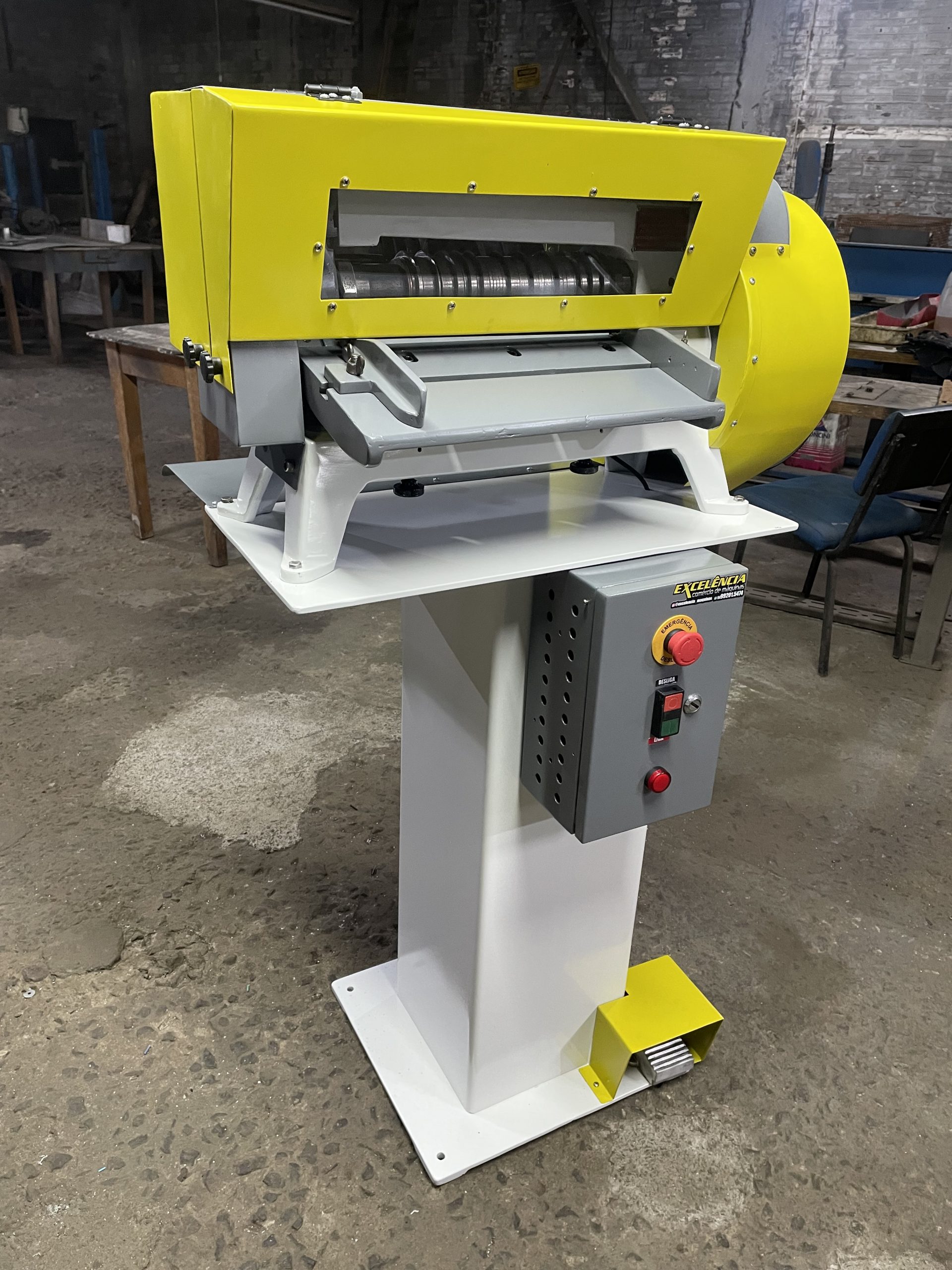Máquina de cortar tiras grande