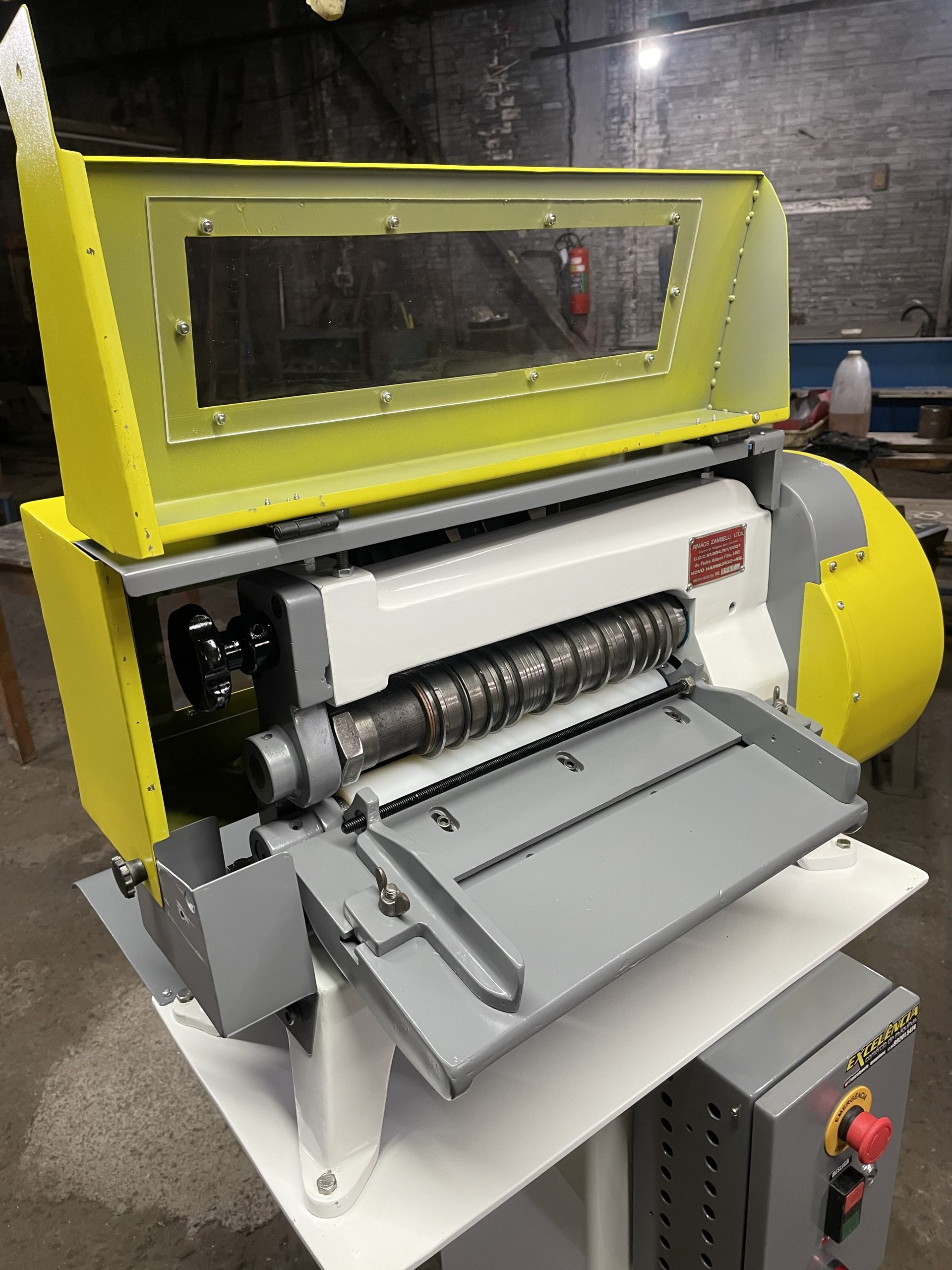 Máquina de cortar tiras grande