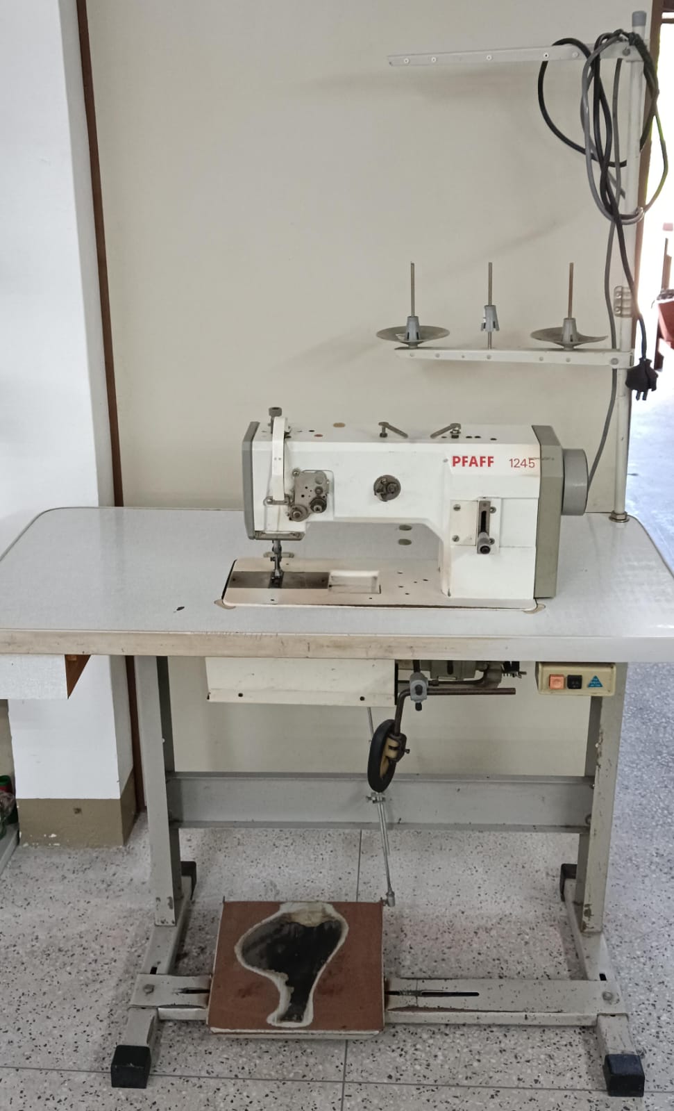 Máquina de costura PFAFF 1245