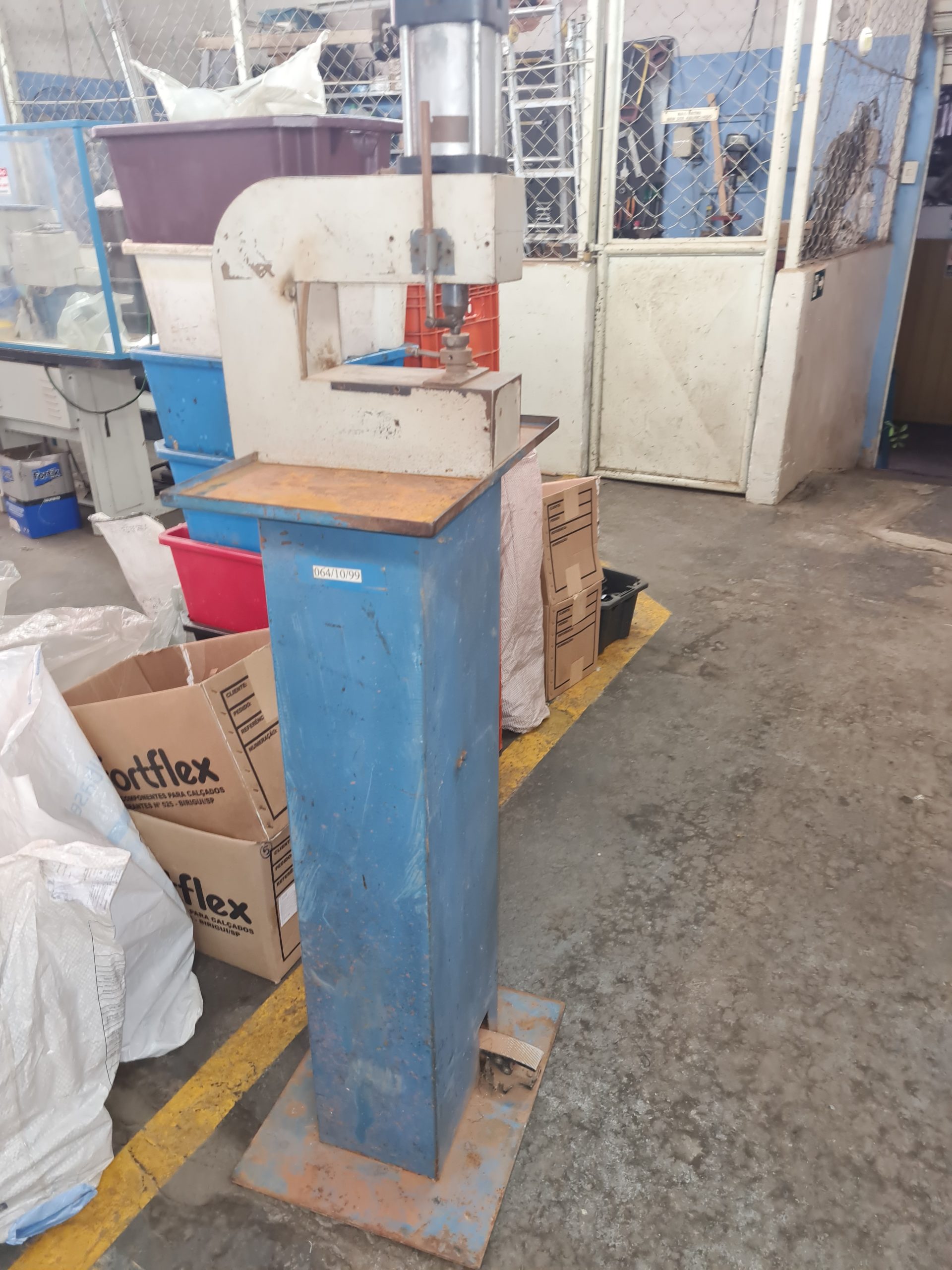 Prensa para Furar palmilha Enfeite