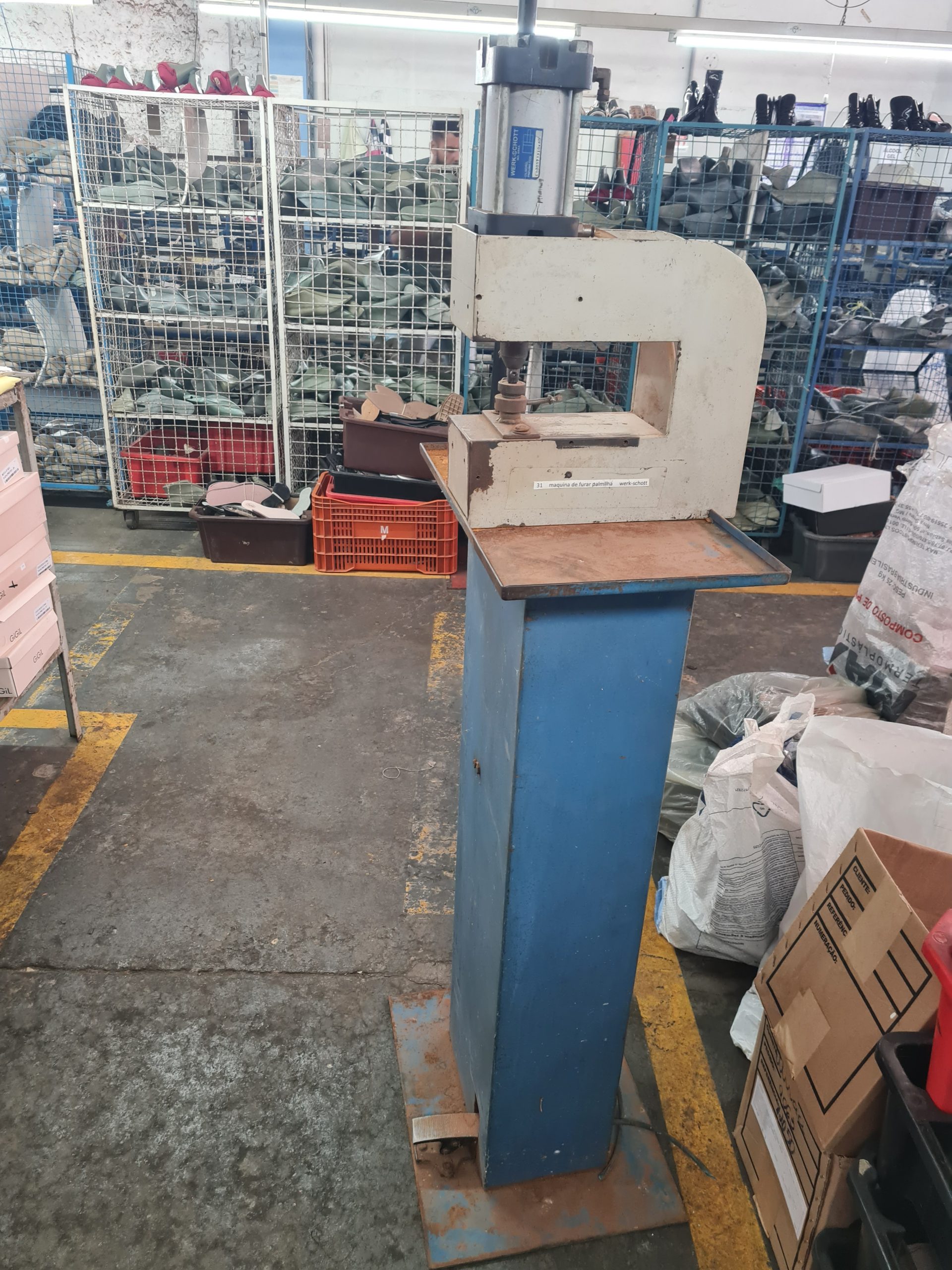 Prensa para Furar palmilha Enfeite