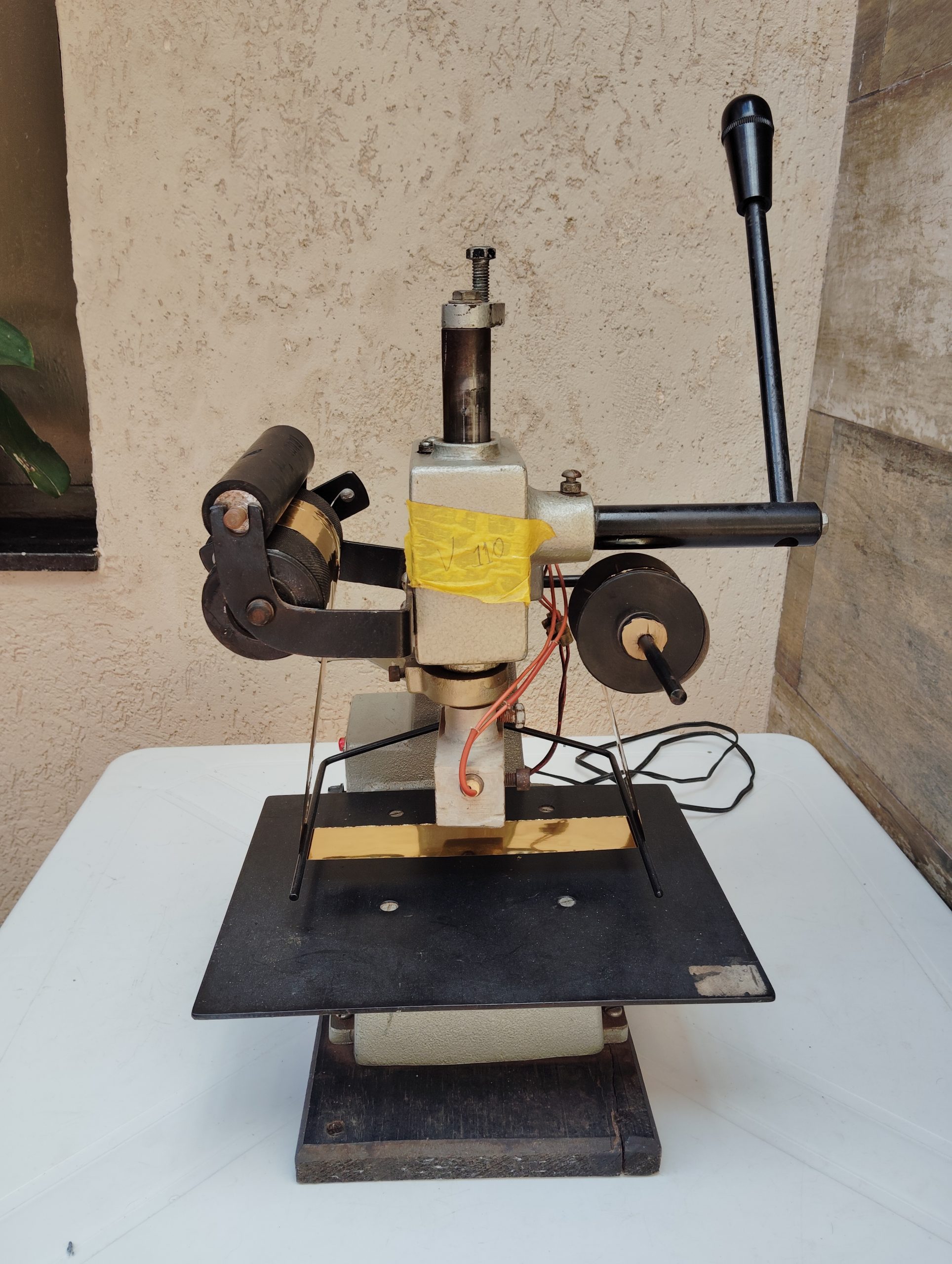 Carimbadeira Térmica Acionamento Manual 110v – Clichê com ou sem Fita Foil