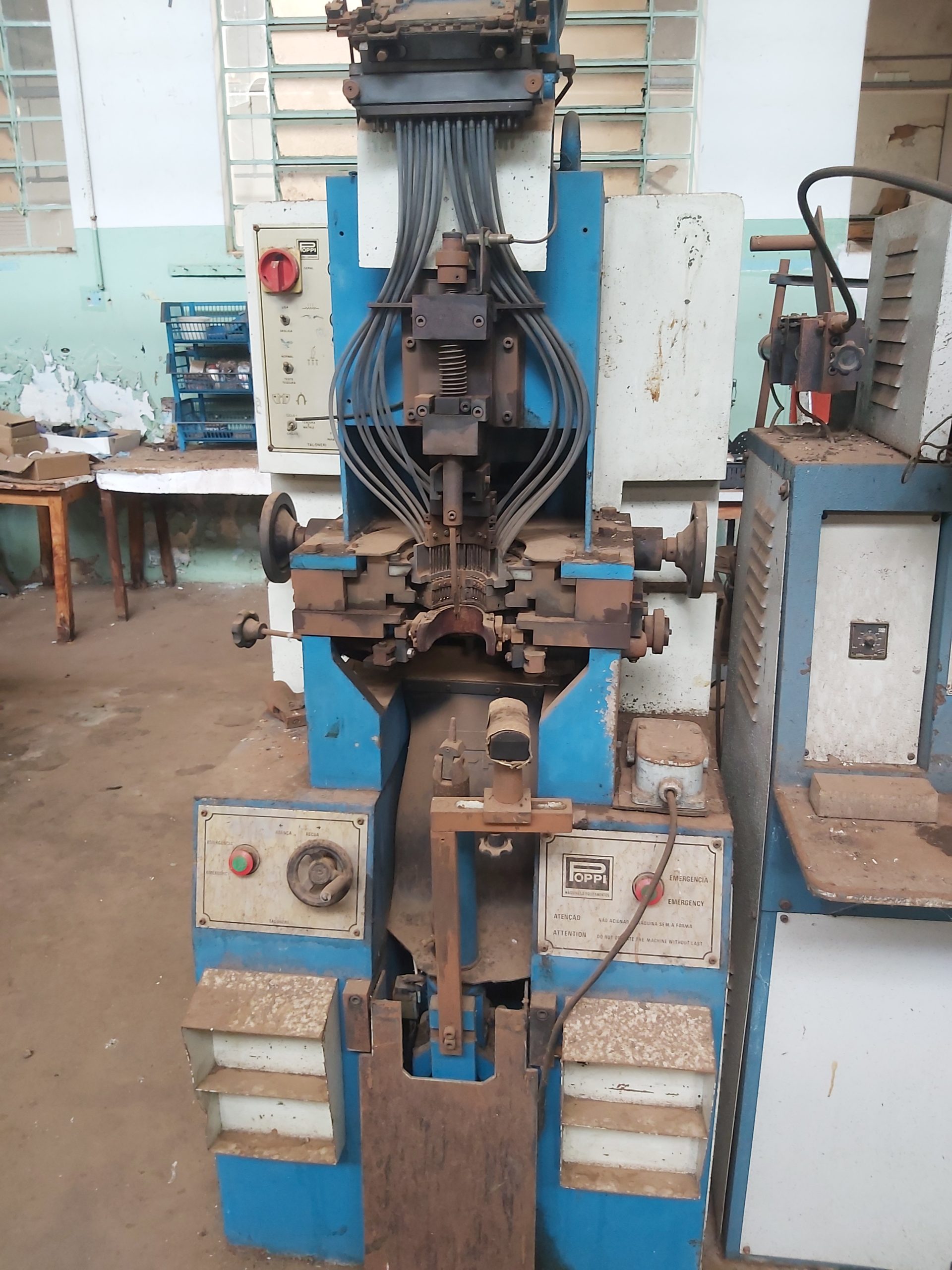 Palmilhadeira, Rounder , Prensa hidráulica, forno, conformadora, balancim, pesponto, interlock, elastiqueira,Zig, etc…