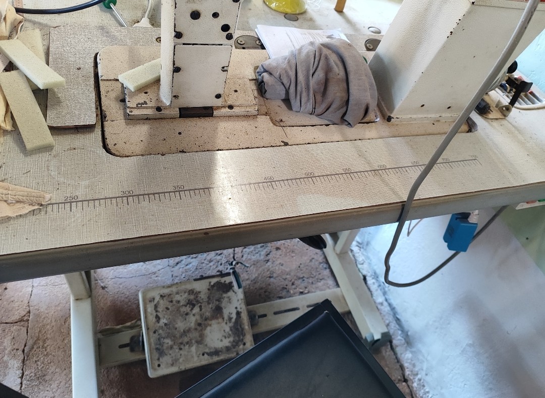 Máquina de pesponto 2 agulhas