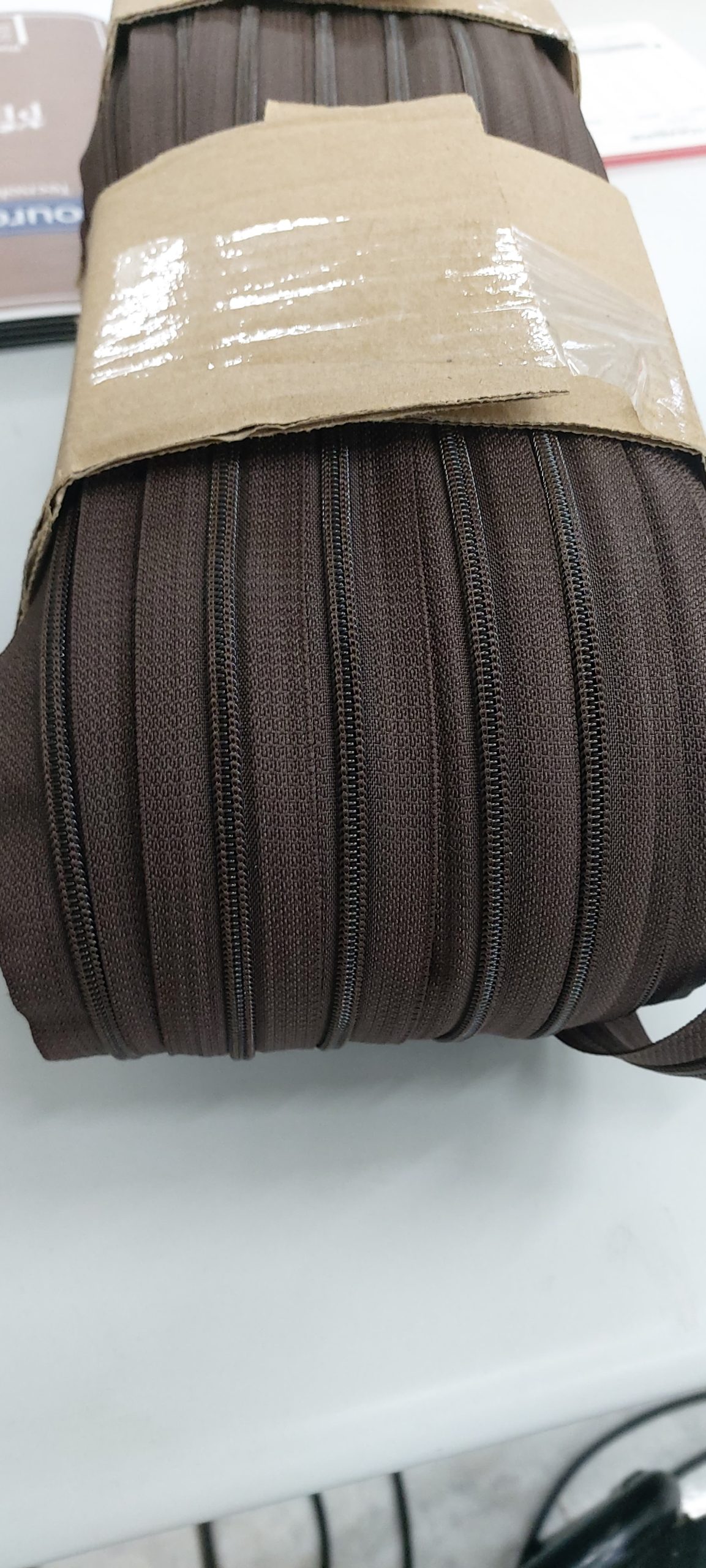 Ziper YKK 4,5mm nylon cor 570 café