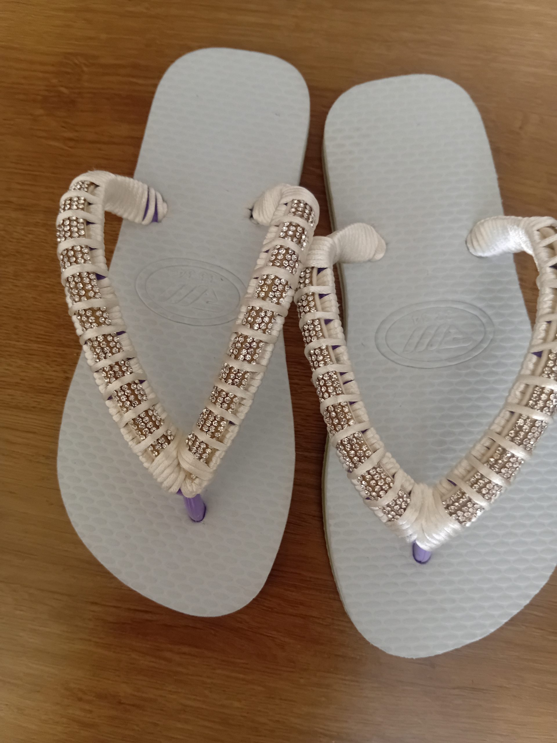 Rasteirinhas totalmente artesanais Mimos de Deus