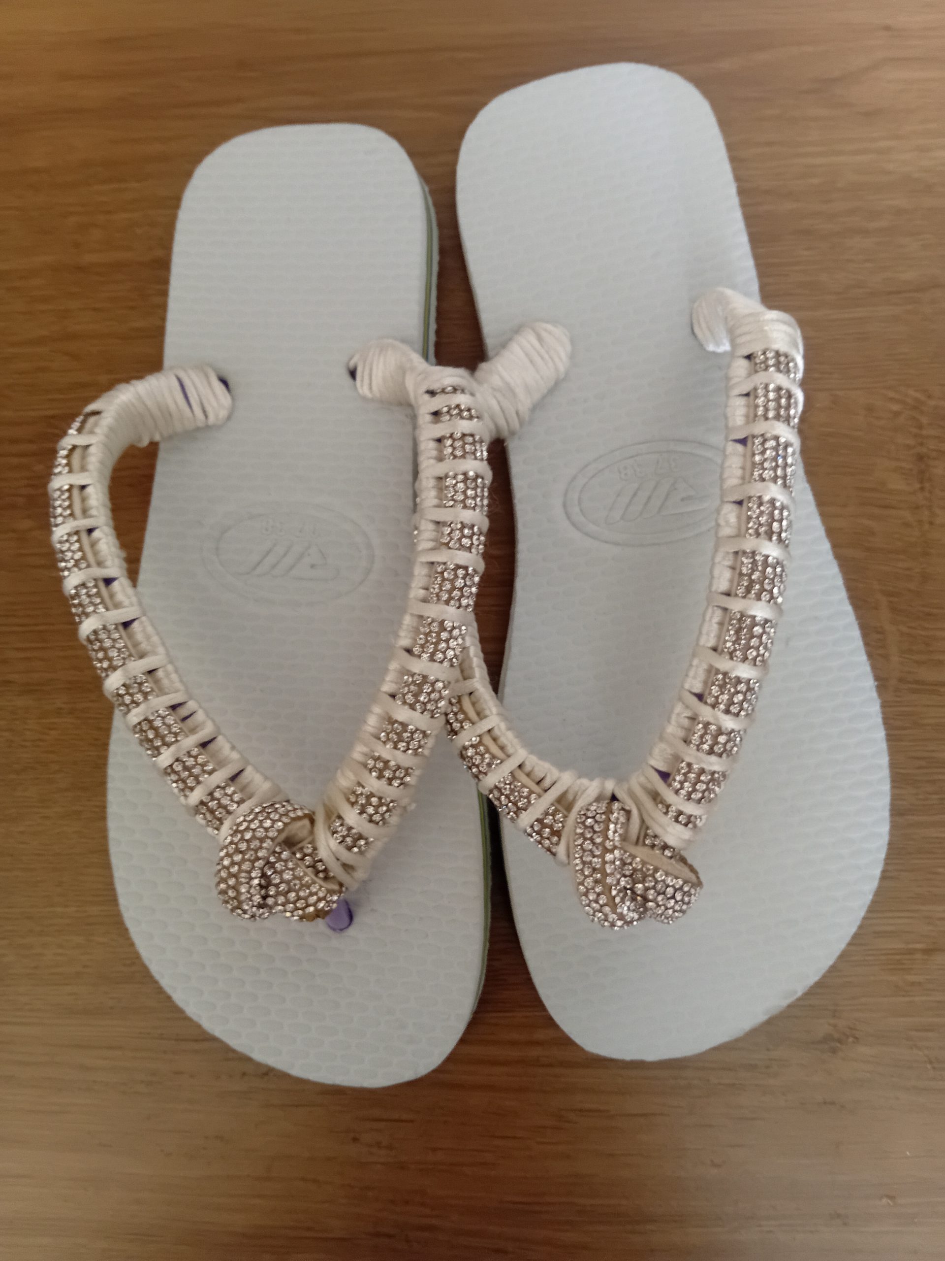 Rasteirinhas totalmente artesanais Mimos de Deus