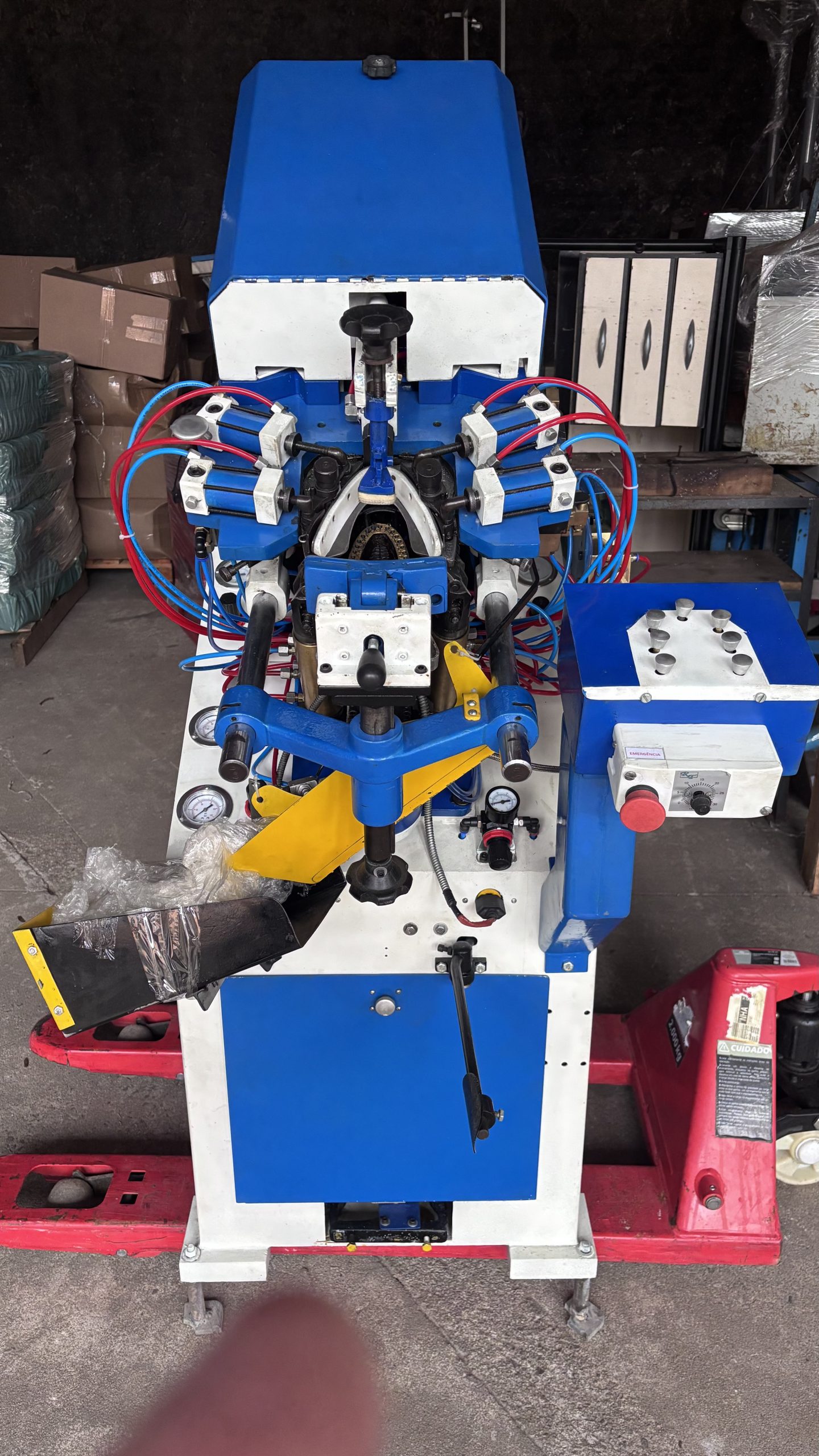 Máquina de Montar Bico