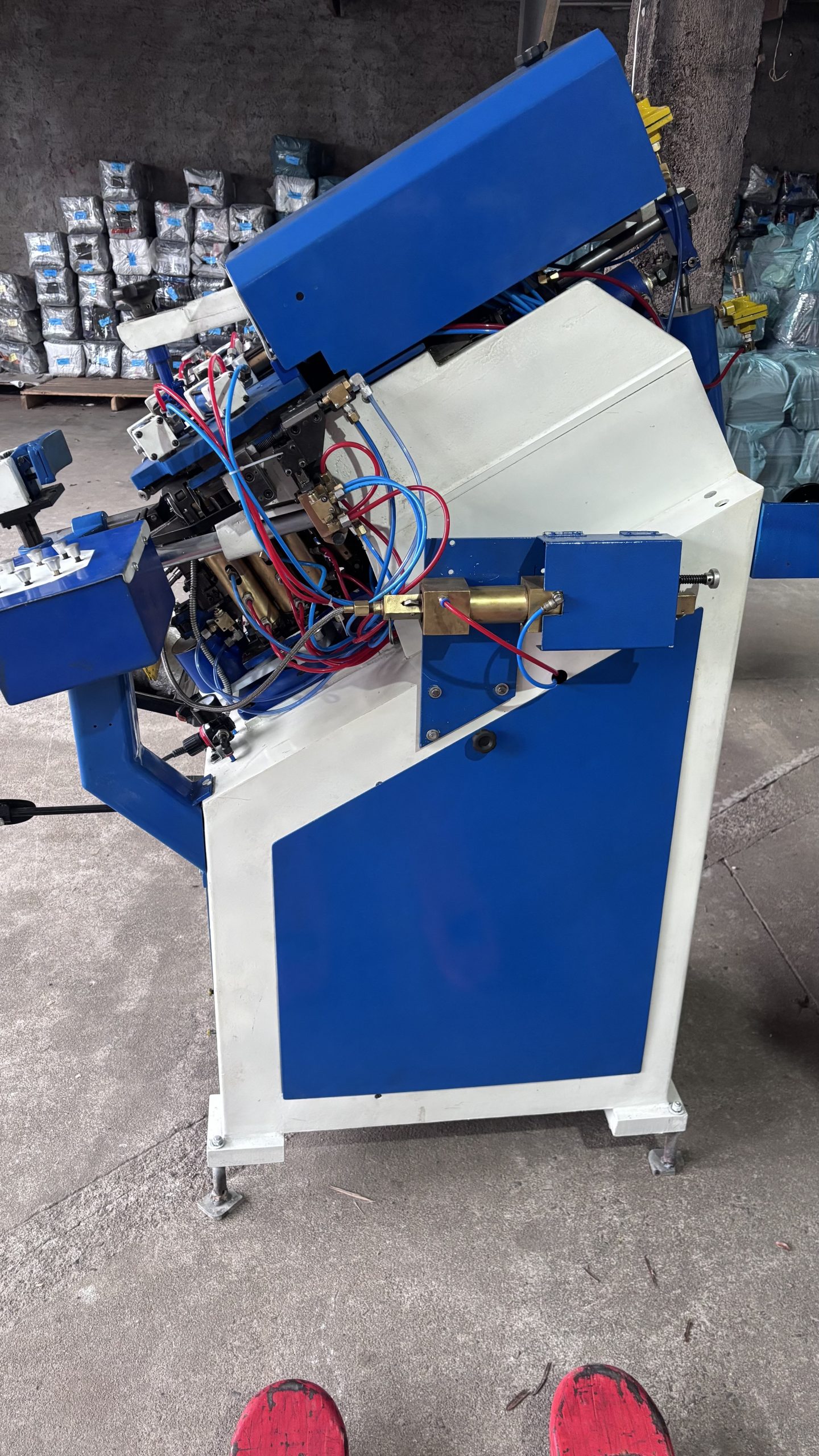 Máquina de Montar Bico