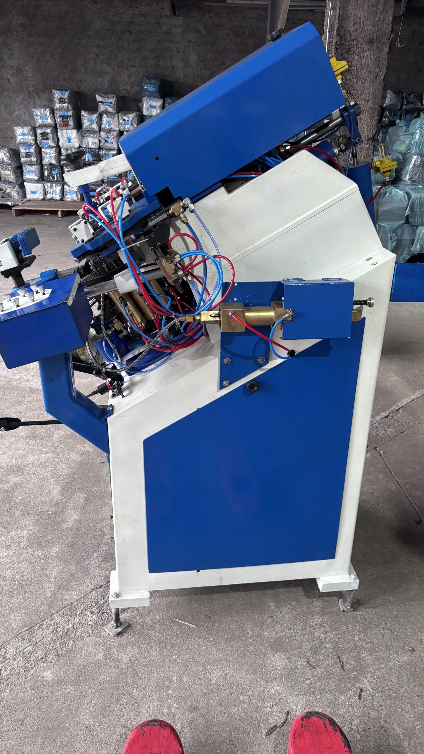 Máquina de Montar Bico