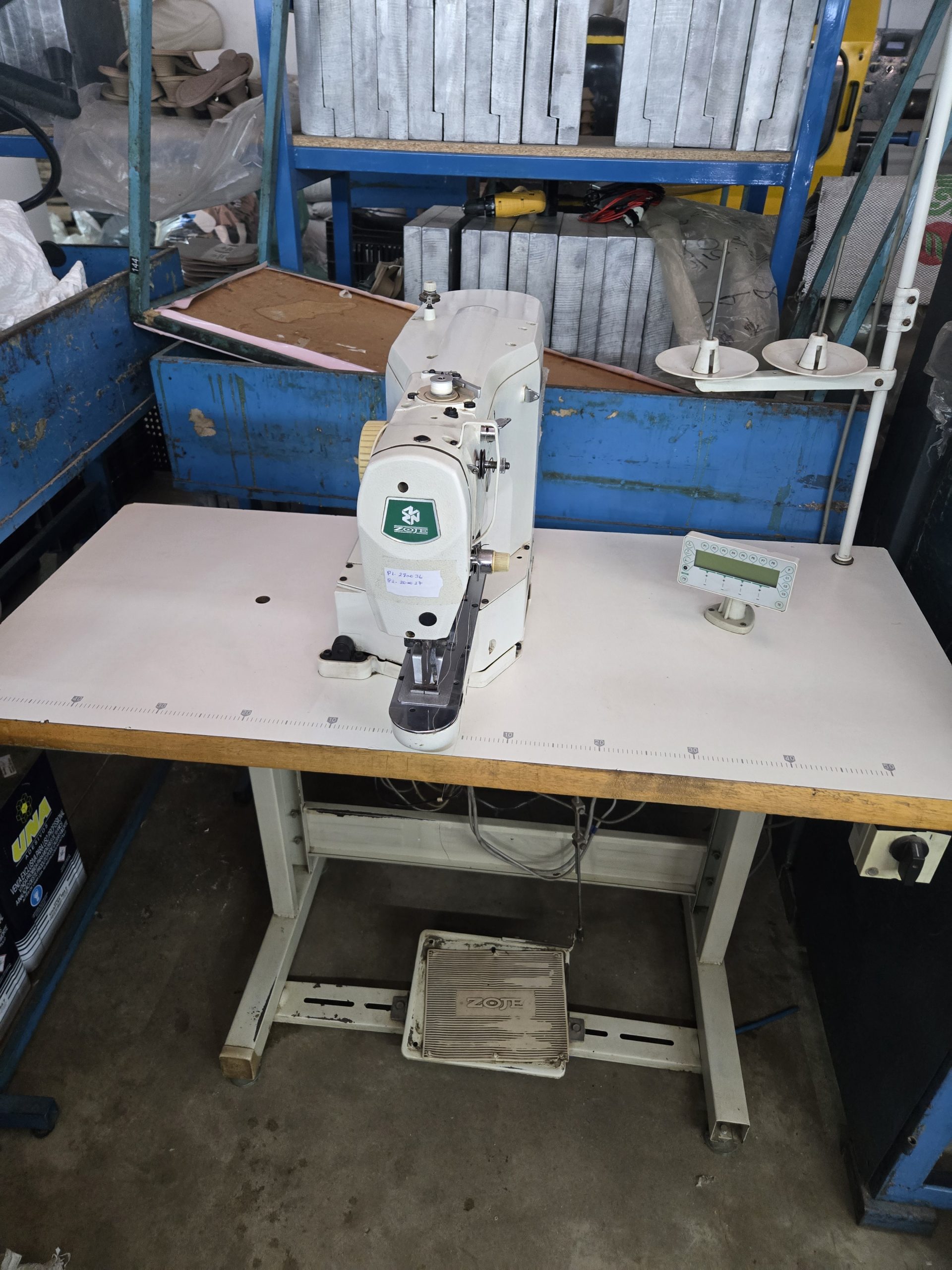 Máquina de costura traveti eletrônica