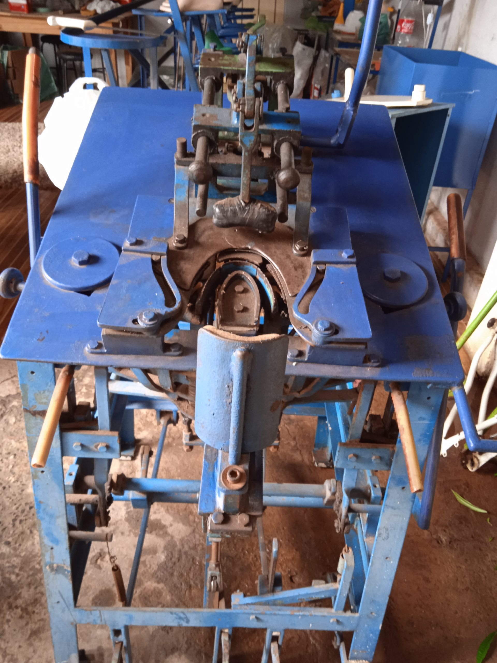 Máquina manual de montar