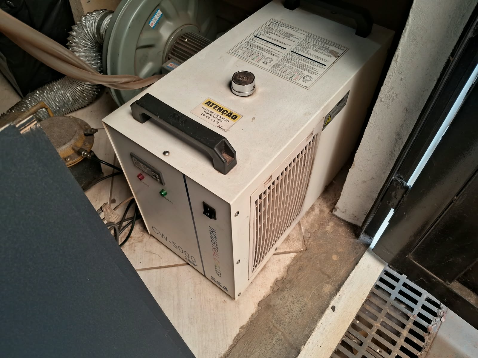 Máquina de Corte a Laser.