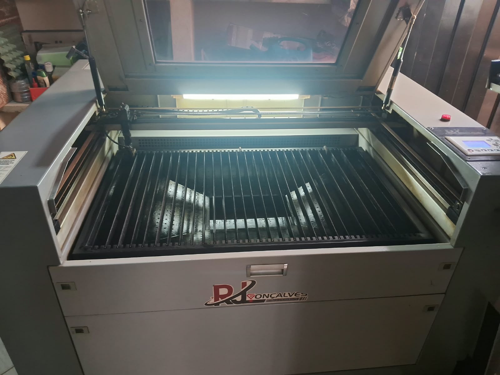 Máquina de Corte a Laser.
