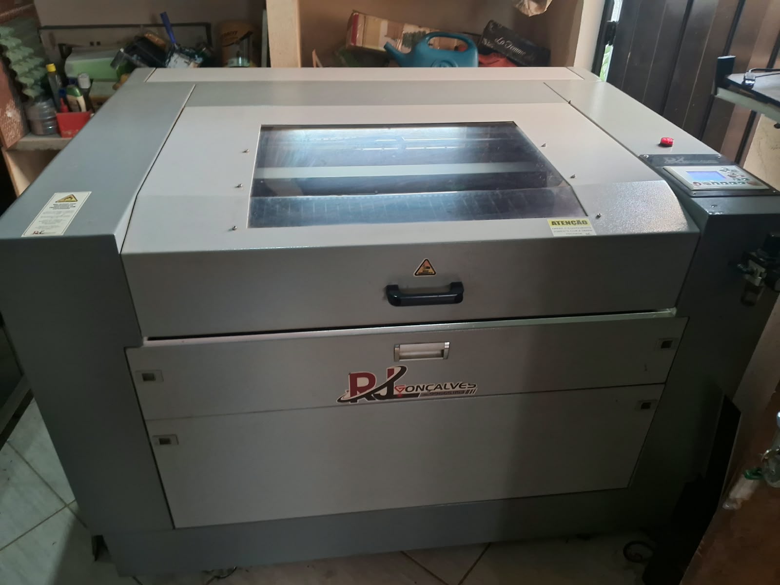 Máquina de Corte a Laser.